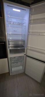 Chladnička s mrazničkou LG - 2