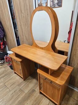 Toaletný stolík - 2