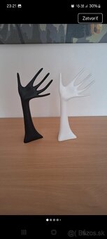 Ruka stojan na šperky - 2