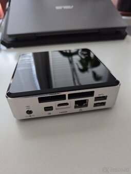 Mini pocitač Intel NUC - 2
