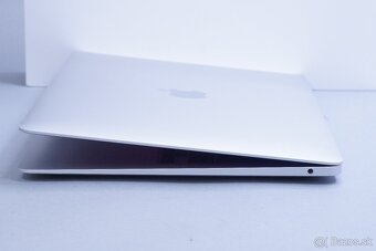 ZÁRUKA/Macbook Air 13.3"/M1 (7 CORE) /8GB RAM/256GB SSD/CZ - 2