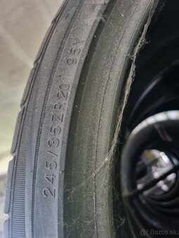 Predam letne pneu 245/35 R20 - 2