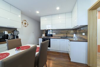 Luxusný, 3 - izbový byt po kompletnej rekonštrukcii - 2