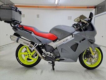 Honda vfr800fi - 2