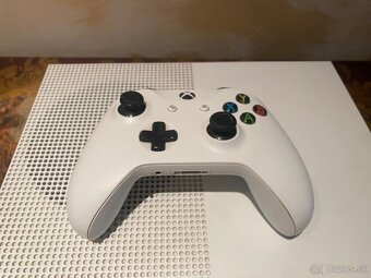 Xbox One S 500GB, aj s ovládačom - 2