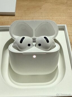 Predam Apple AirPods 4 Minimálne Známky Opotrebovania - 2