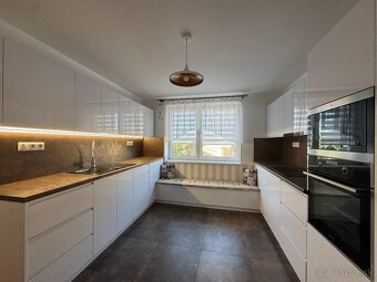 Veľký 4 izbový rodinný dom s bazénom, Krásno - Partizánske - 2