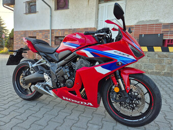 Prodám Honda CBR 650R E-clutch , r. v. 2024, ABS, TC, záruka - 2