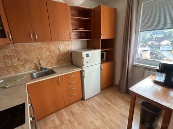 Predám pekný 1- izbový byt v Banskej Bystrici - 2