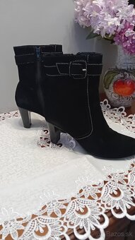 Čierne členkové čižmy z brúsenej kože,veľ.41 - 2