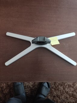 Stojan na tv Hitachi - 2