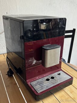 Predam kavovar Miele ( na opravu - 2