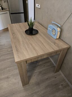 Jedálenský stôl - 2