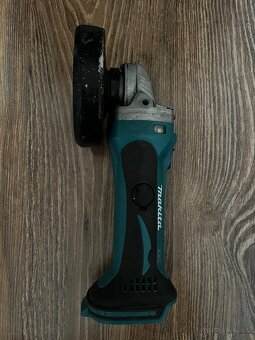 Uhlová brúska zn.Makita DGA452-Z - 2