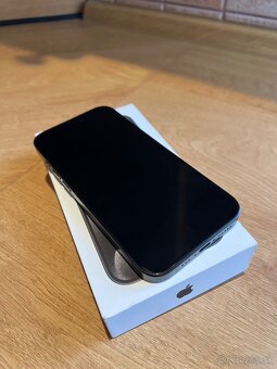 📱 Predám iPhone 15 Pro 256 GB – Black Titanium - 2