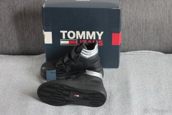 Tommy Hilfiger č.39 - 2