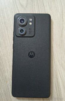 Motorola Edge 40 - 2