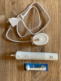 Oral-B Vitality 100 Sensi UltraThin White - 2