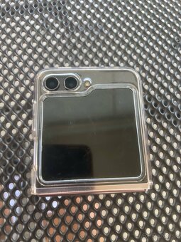 Samsung galaxy Z flip 5 - 2