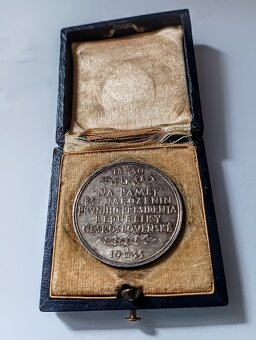 MEDAILE T,G,MASARYK 1935 VYROČNA STRIEBORNA. - 2