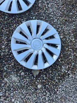 Original skoda puklice r16 - 2