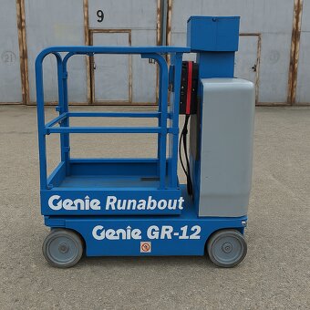 Zvislá plošina Genie GRC-12 - 2