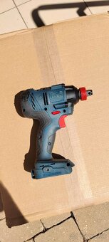 Predam aku razovy utahovak Bosch GDX 180-Li - 2