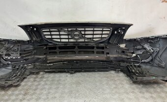 Volvo V60 2010- predný nárazník - 2