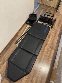 Predám čierne kozmetické kreslo - 2