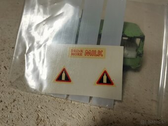 Matchbox lesney regular wheels - 2