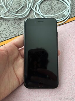 Apple iPhone SE 2020 - 2