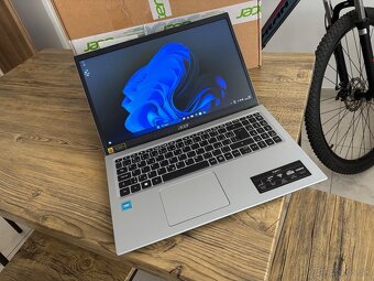 15.6"/Acer/Notebook/4GB RAM DDR5/128GB NVMe SSD/Intel HD 2G - 2