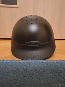 Jazdecká prilba a chapsy - 2