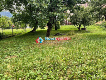 Na predaj pozemok s chatkou v obci Kokošovce – 973 m², ideál - 2