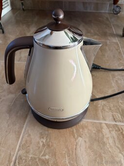 Delonghi rýchlovarná konvica - 2