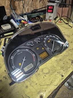 Škoda octavia 1 budíky polodot diesel - 2