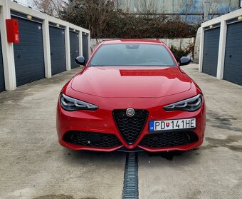 Alfa Giulia 2.0 COMPETIZIONE Q4 benzín 206kw (DPH) - 2
