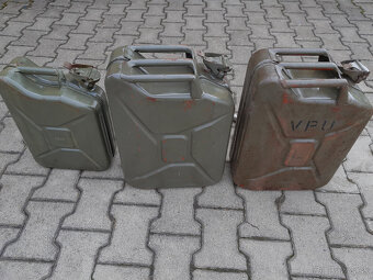 plechové kanistre - 2