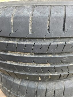 Letné pneu 215/60 R16 - 2