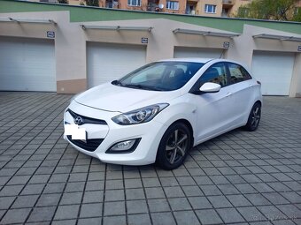 Hyundai i30 1.4 CRDi 66Kw 90ps ELEGANCE - 2