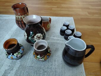 Hlinené, porcelánové a drevené vázy, a iné. - 2
