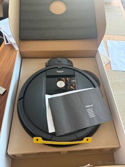 Robotický vysávač iRobot Roomba 981 (S krabicou a dokovacou - 2