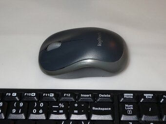 Predám bezdrôtovú klávesnicu a myš Logitech - 2