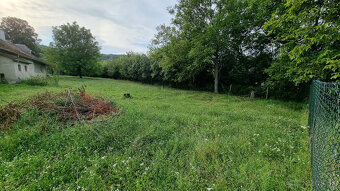 STAVEBNÝ POZEMOK 1546 m2 PODKYLAVA + UPI -VOĽNÝ - 2