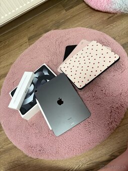 iPad Air (5th Generation) Wi-Fi 64GB + pero - 2