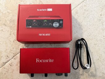Focusrite scarlett 2i2 3rd Gen - 2