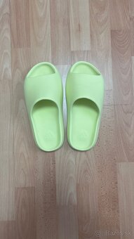 Yeezy Slides Glow - 2
