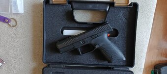 Pištoľ ČZ p10c - 2