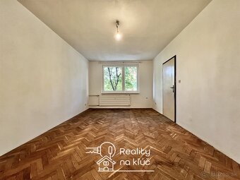 Na predaj veľký 2-izbový byt na Nábrežnej ul. v Nových Zámko - 2