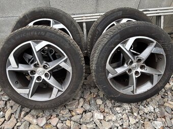 Predám peugeot 5x108 r17 et40 7,5j + pneu 215/55 r17 - 2